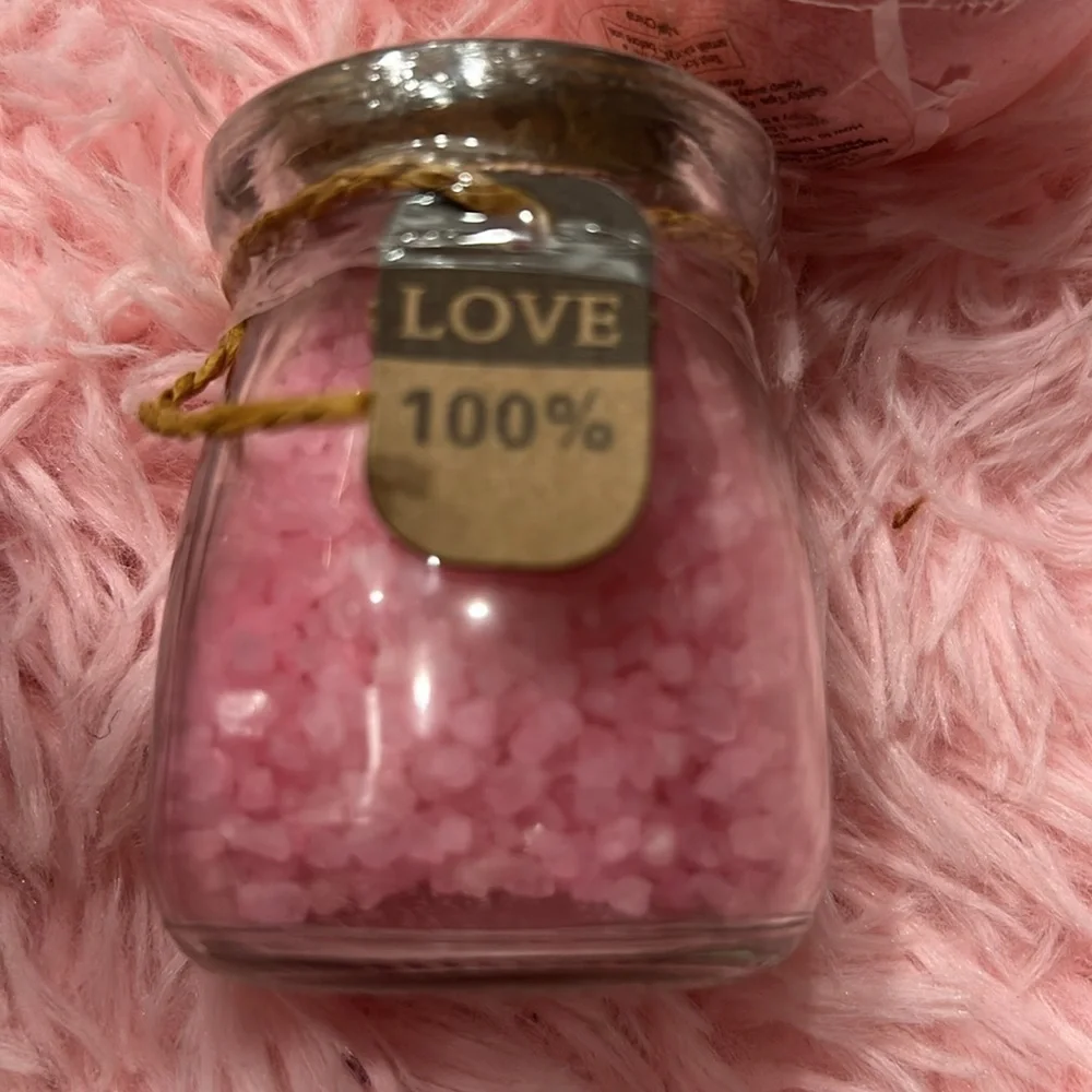 Pink Bath Bomb and Scented Candle Gift Set NEW